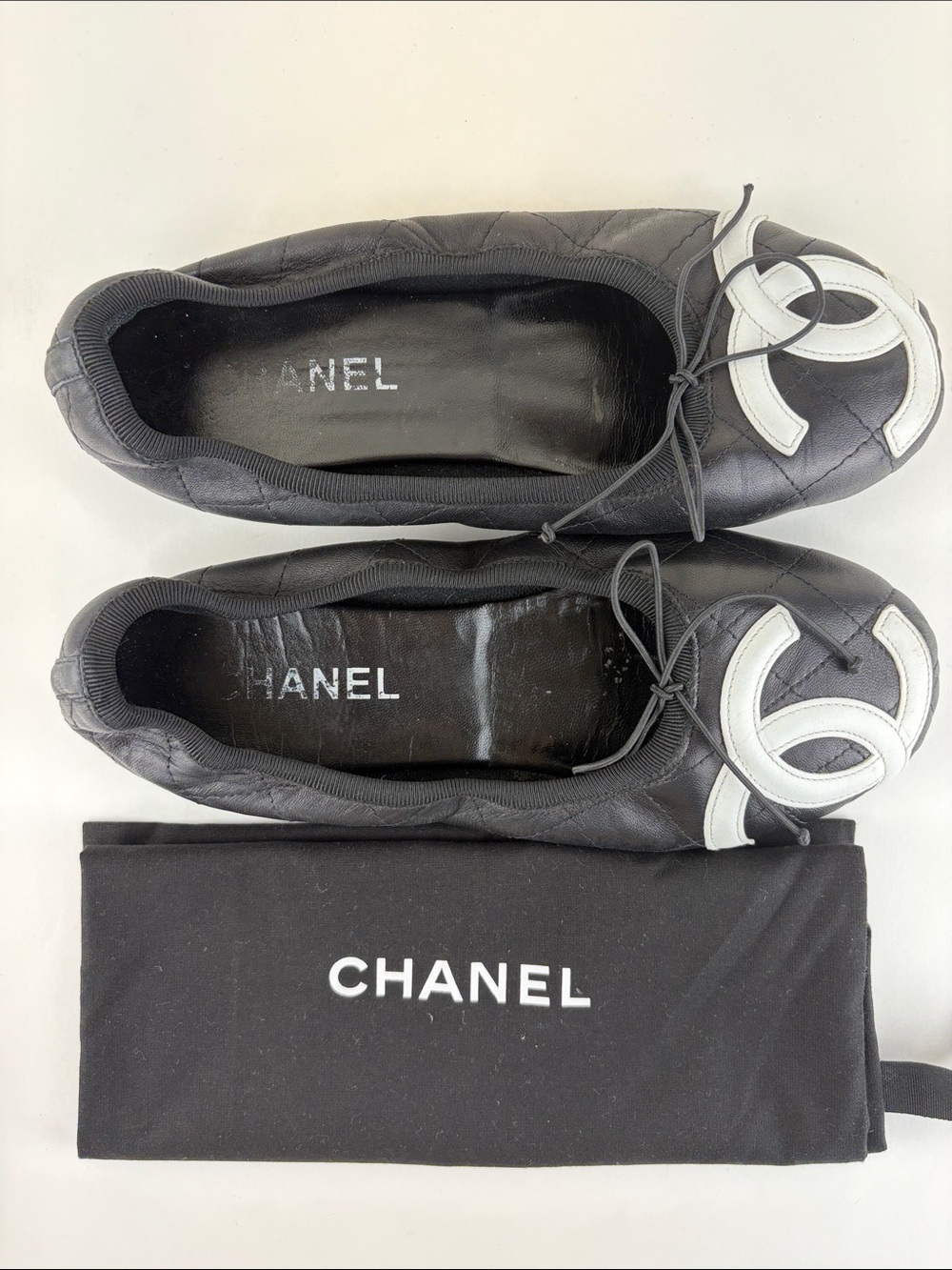 Vintage Authentic Chanel Cambon Ballet Flats ~ in Black/White Quilted Leather - Picture 4 of 17